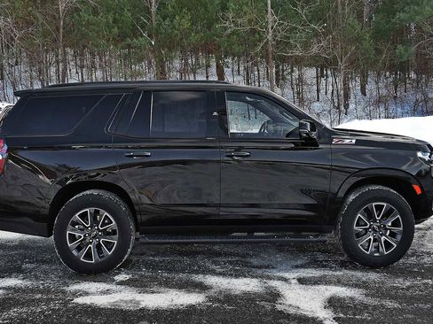 Used 2024 Chevrolet Tahoe Z71 w/ Luxury Package image 6