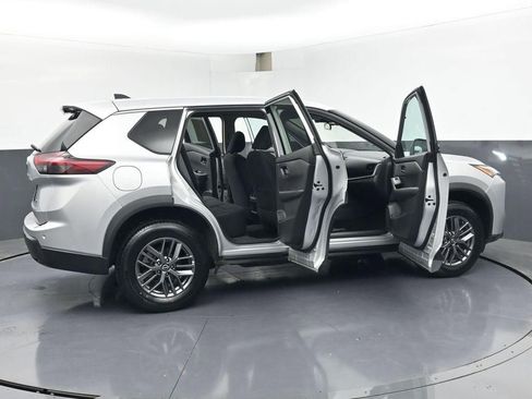 Used 2024 Nissan Rogue S AWD/4WD image 47