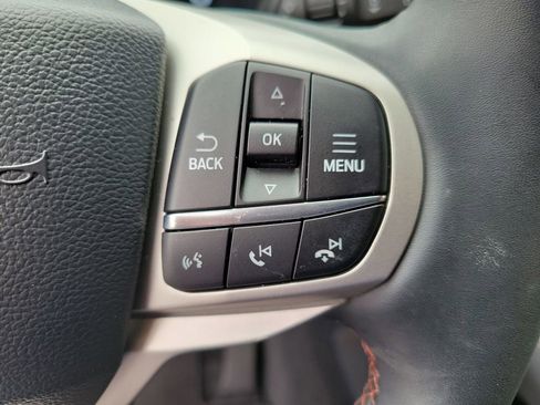 Used 2025 Ford Explorer Active RWD image 30