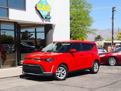 Used 2024 Kia Soul LX w/ Option Group 015 image 2