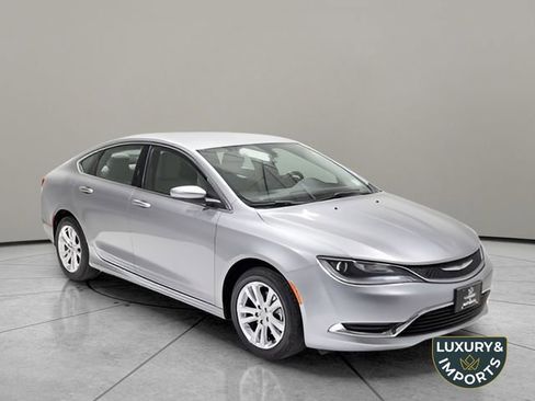 Used 2016 Chrysler 200 Limited image 4