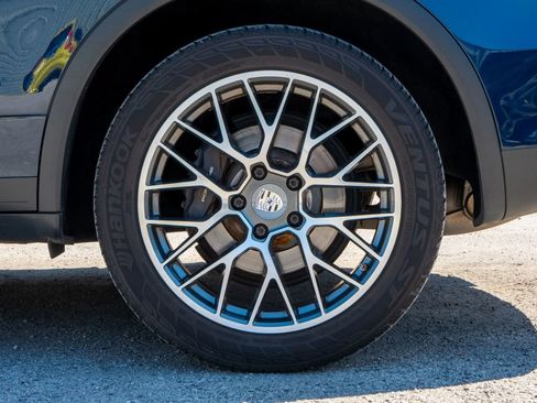 Used 2014 Porsche Cayenne AWD/4WD image 22