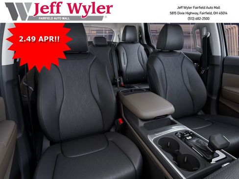 New 2026 Kia Carnival EX image 16