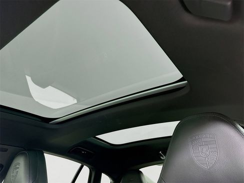 Used 2023 Porsche Panamera Platinum Edition image 25