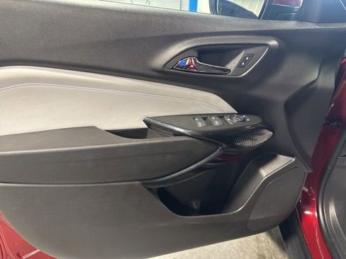 Used 2025 Chevrolet Trax LT w/ LT Convenience Package image 11