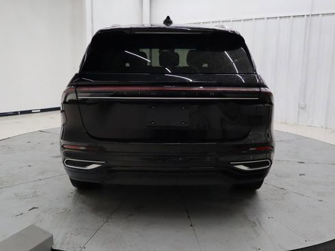 Used 2024 Lincoln Nautilus Reserve w/ Equipment Group 202A image 6