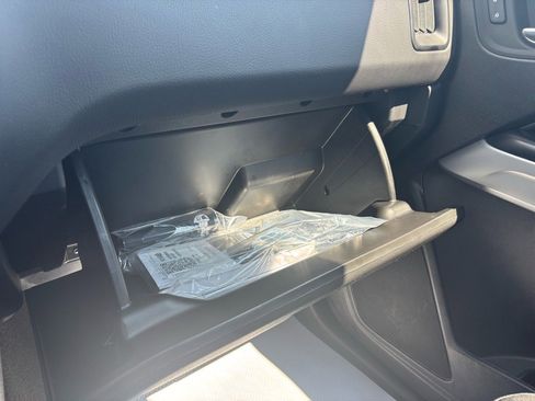 Used 2022 Chevrolet Colorado LT w/ Safety Package image 44