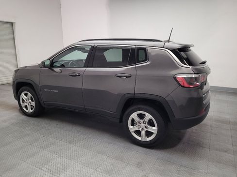 Used 2023 Jeep Compass Latitude AWD/4WD image 3