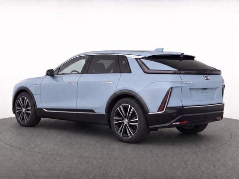 Certified 2024 Cadillac Lyriq Luxury AWD/4WD image 3