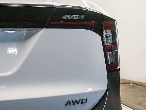 Used 2025 Nissan Kicks S image 12