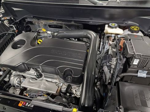 Certified 2024 Chevrolet Equinox LT w/ LPO, Floor Liner Package image 27