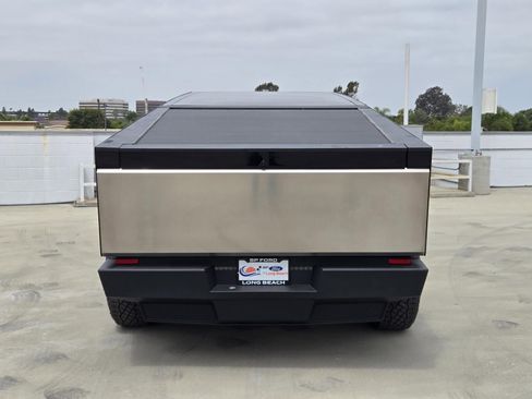 Used 2024 Tesla Cybertruck AWD Crew Cab image 5