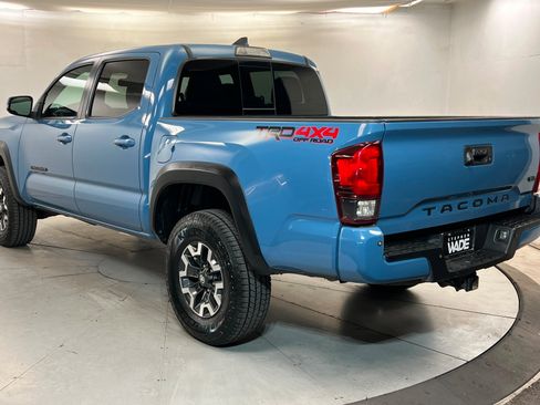 Used 2019 Toyota Tacoma TRD Off-Road w/ Technology Package AWD/4WD image 3