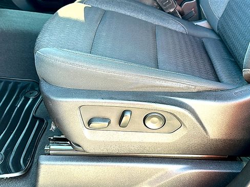 Used 2024 Chevrolet Silverado 1500 Custom Trail Boss AWD/4WD image 15