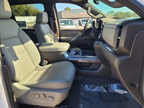 Used 2025 Chevrolet Silverado 2500 LTZ w/ LTZ Premium Package image 19