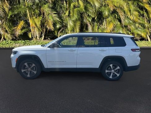 Used 2026 Jeep Grand Cherokee L Limited w/ Luxury Tech Group II RWD image 9