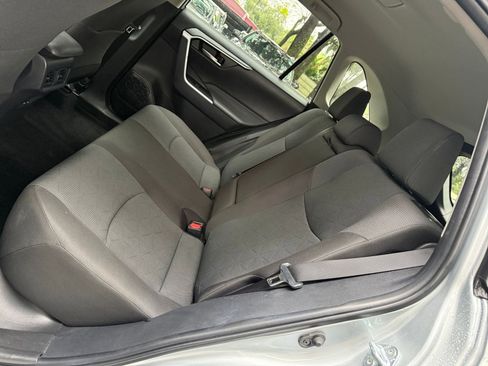 Used 2025 Toyota RAV4 XLE image 31