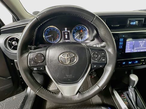 Used 2018 Toyota Corolla SE FWD image 16