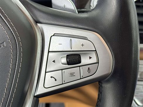 Used 2022 BMW 750i xDrive image 23