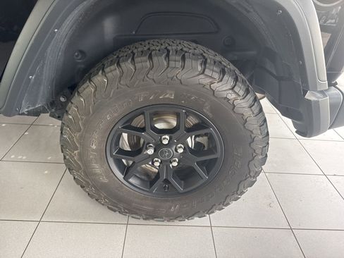 Used 2024 Jeep Wrangler Willys AWD/4WD image 10