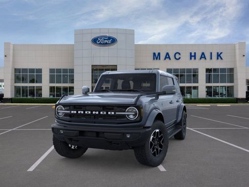New 2025 Ford Bronco Outer Banks image 2