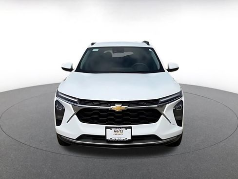 Used 2025 Chevrolet Trax LT image 4