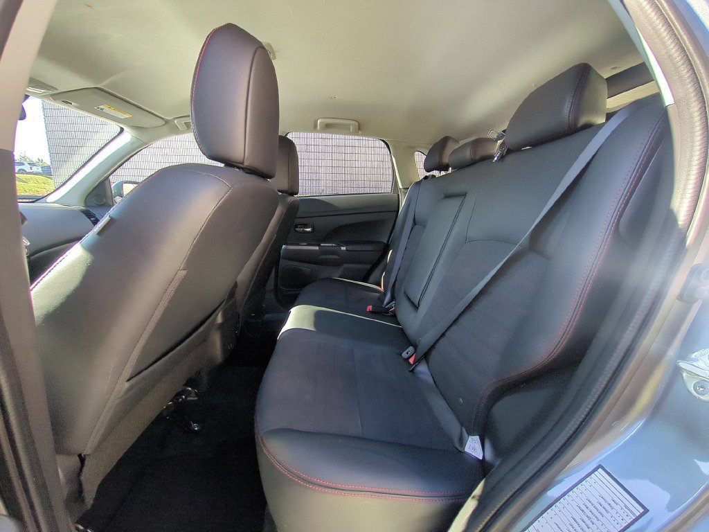 Used 2025 Mitsubishi Outlander Sport SE AWD/4WD image 27