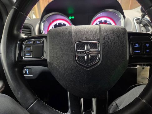 Used 2020 Dodge Grand Caravan SE image 5