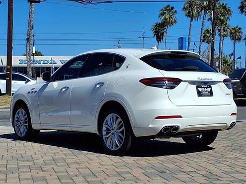 Used 2022 Maserati Levante GT AWD/4WD image 3