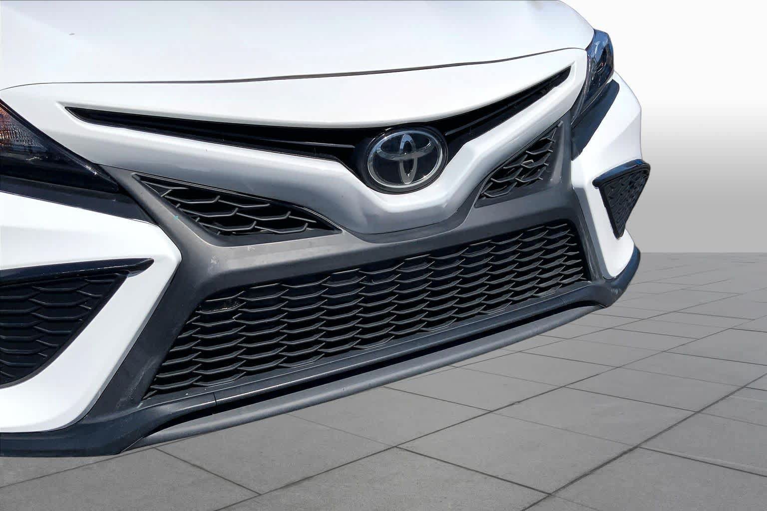 Used 2024 Toyota Camry SE FWD image 29