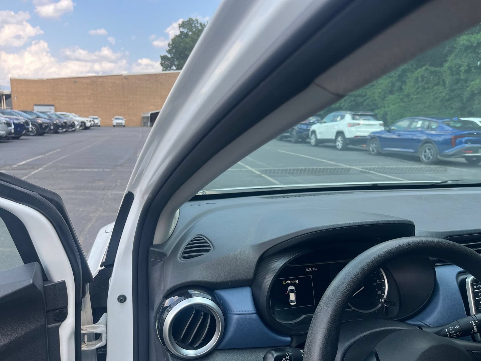 Used 2025 Nissan Versa SV FWD image 35