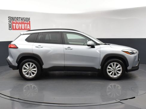Used 2022 Toyota Corolla Cross LE AWD/4WD image 5