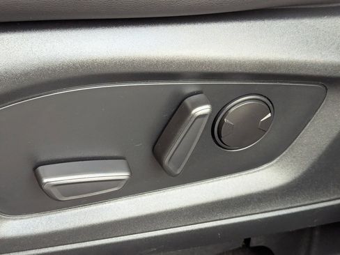 Used 2023 Ford Explorer XLT w/ Equipment Group 202A image 25