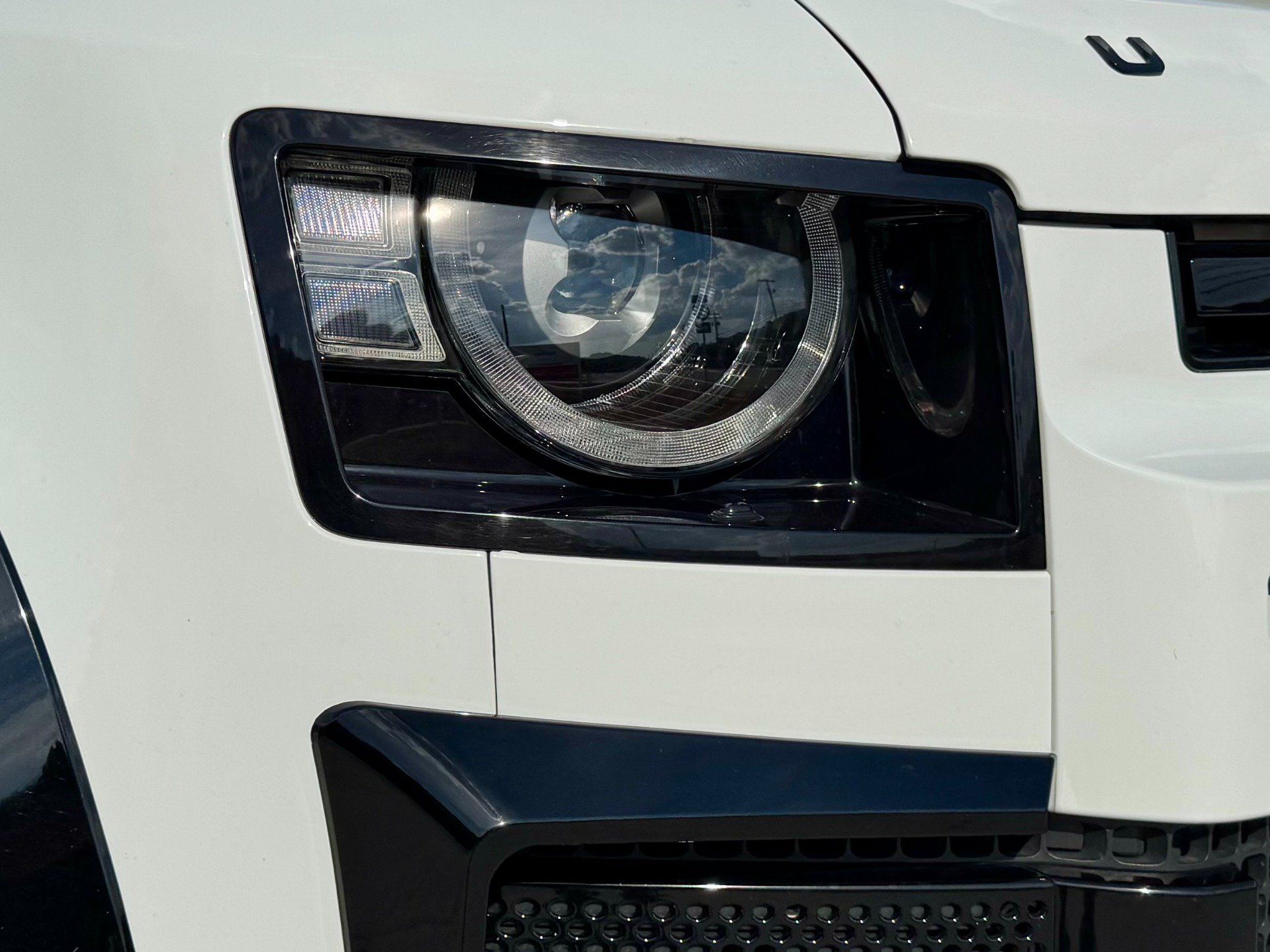 Used 2023 Land Rover Defender 110 X-Dynamic SE AWD/4WD image 74