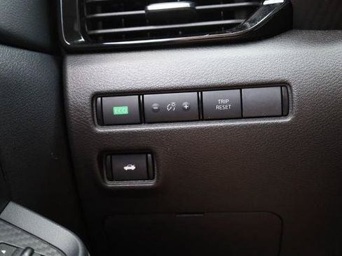 Used 2024 Nissan Sentra SV FWD image 18