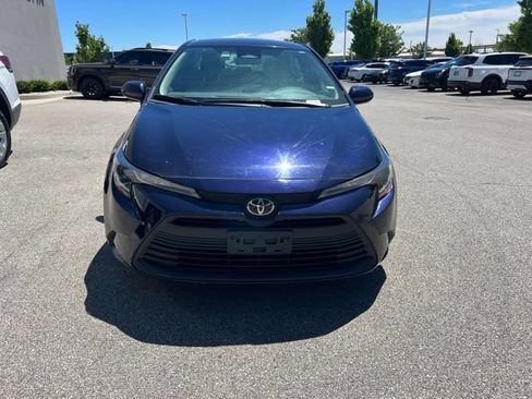 Used 2023 Toyota Corolla LE FWD image 3