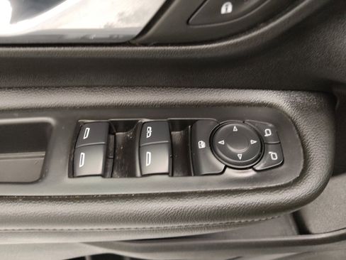 Used 2024 GMC Terrain SLE image 27