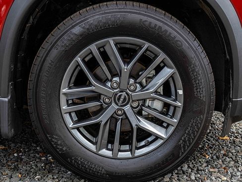 Used 2024 Nissan Rogue S image 27