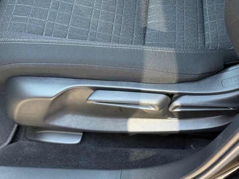 Certified 2026 Honda HR-V LX image 10