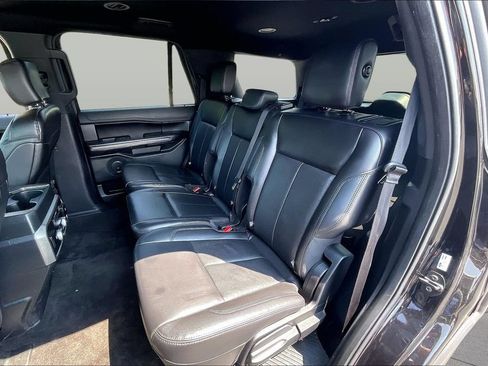 Used 2020 Ford Expedition XLT w/ Equipment Group 202A RWD image 26