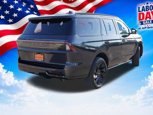 Used 2025 Lincoln Navigator Reserve w/ Jet Appearance Package AWD/4WD image 5