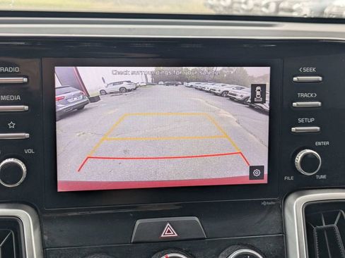 Used 2021 Kia Sorento LX image 20