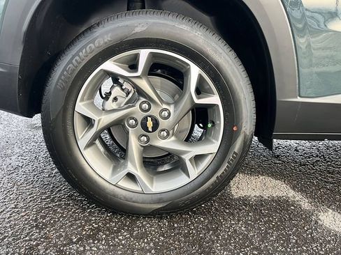 New 2026 Chevrolet Trax LT w/ Driver Confidence Package image 10