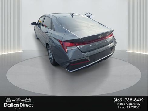 Used 2024 Hyundai Elantra SEL FWD image 9