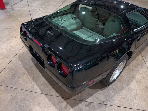 Used 1994 Chevrolet Corvette Coupe RWD image 20