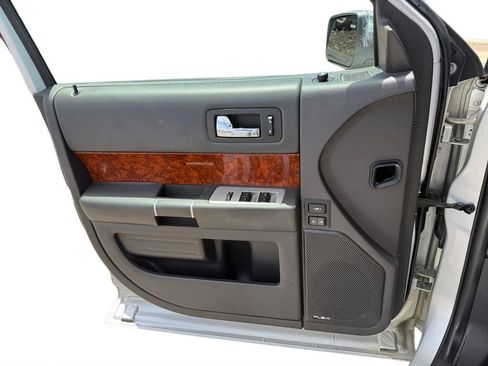 Used 2012 Ford Flex Limited AWD/4WD image 17