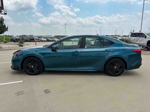 Certified 2025 Toyota Camry SE FWD image 6