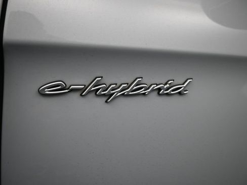 Certified 2025 Porsche Panamera 4 E-Hybrid AWD/4WD image 23