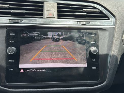 Used 2021 Volkswagen Tiguan SE R-Line FWD image 12