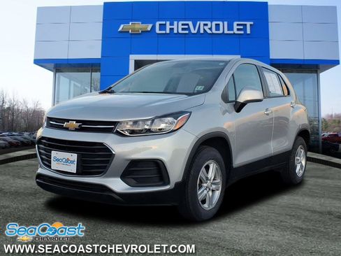 Certified 2022 Chevrolet Trax LS w/ Tint and Cruise Package image 3